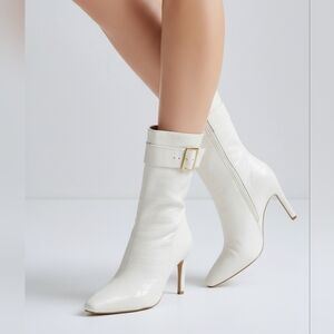 Elegant White Croc-Embossed Women's Boots
